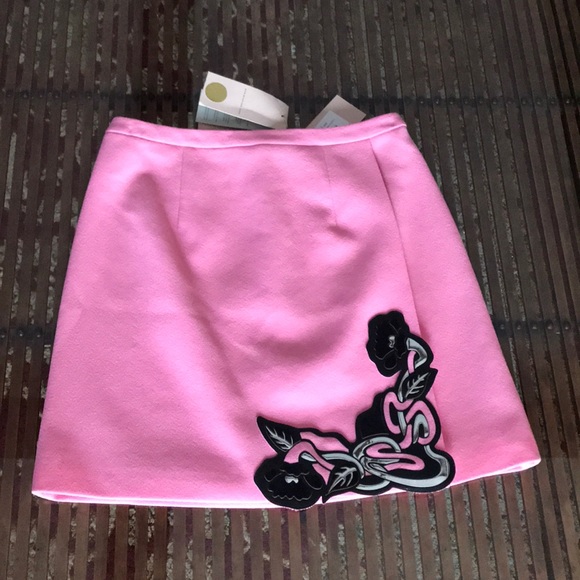 Christopher Kane Pink Mini Skirt With Art Nouveau Motif - Crepe Wool Wrap-Effect - Picture 2 of 13